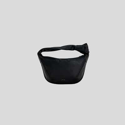 Túi ấu xách tay màu Black Soft Grain